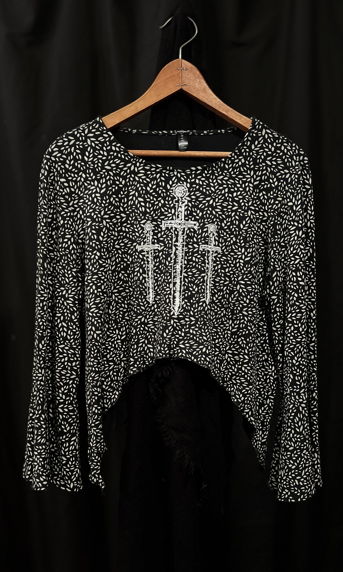 OOAK - XL - SWORDS LEAF PRINT LONGSLEEVE