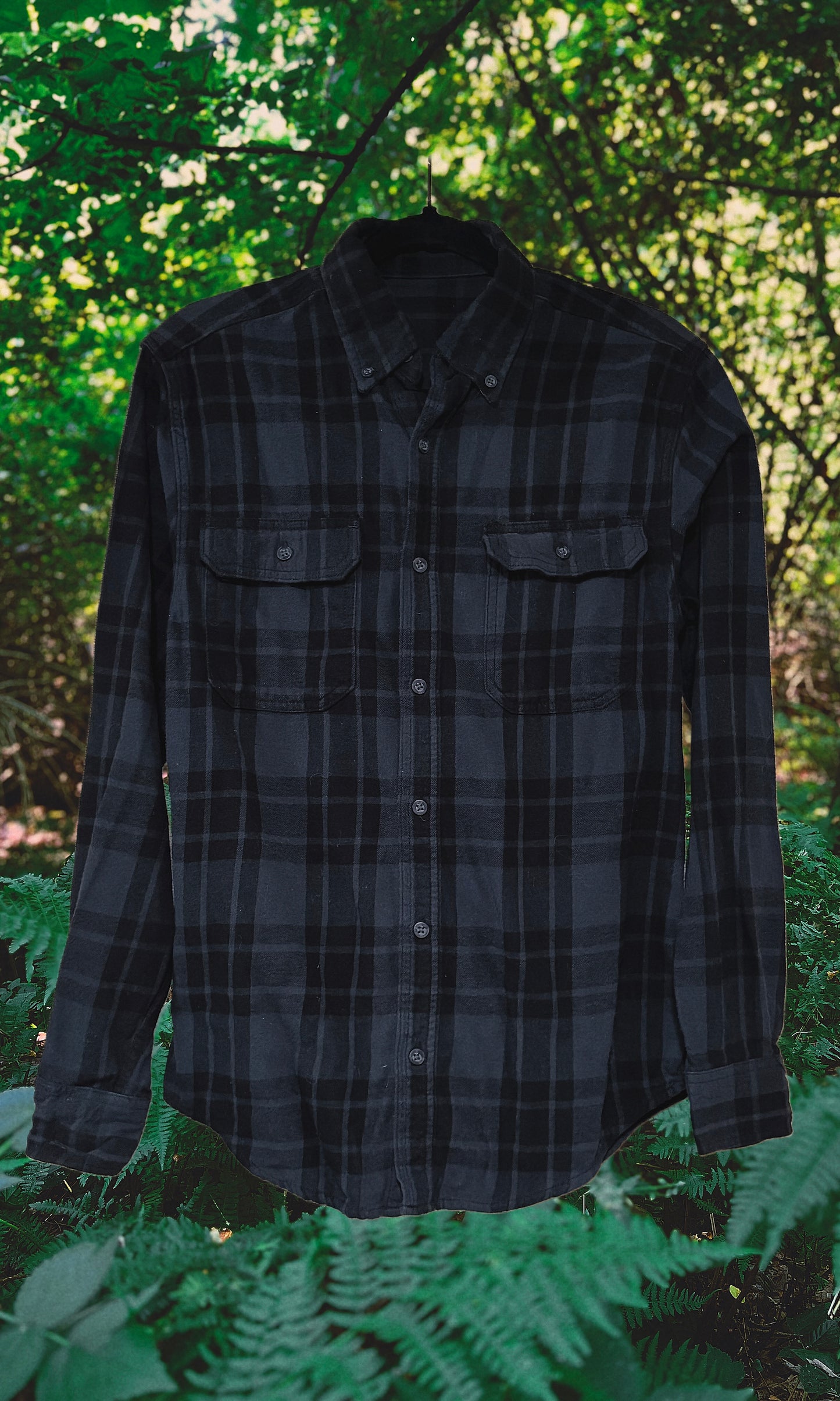 OOAK - M - UNISEX/MENS BLACK/GREY SWORDS FLANNEL
