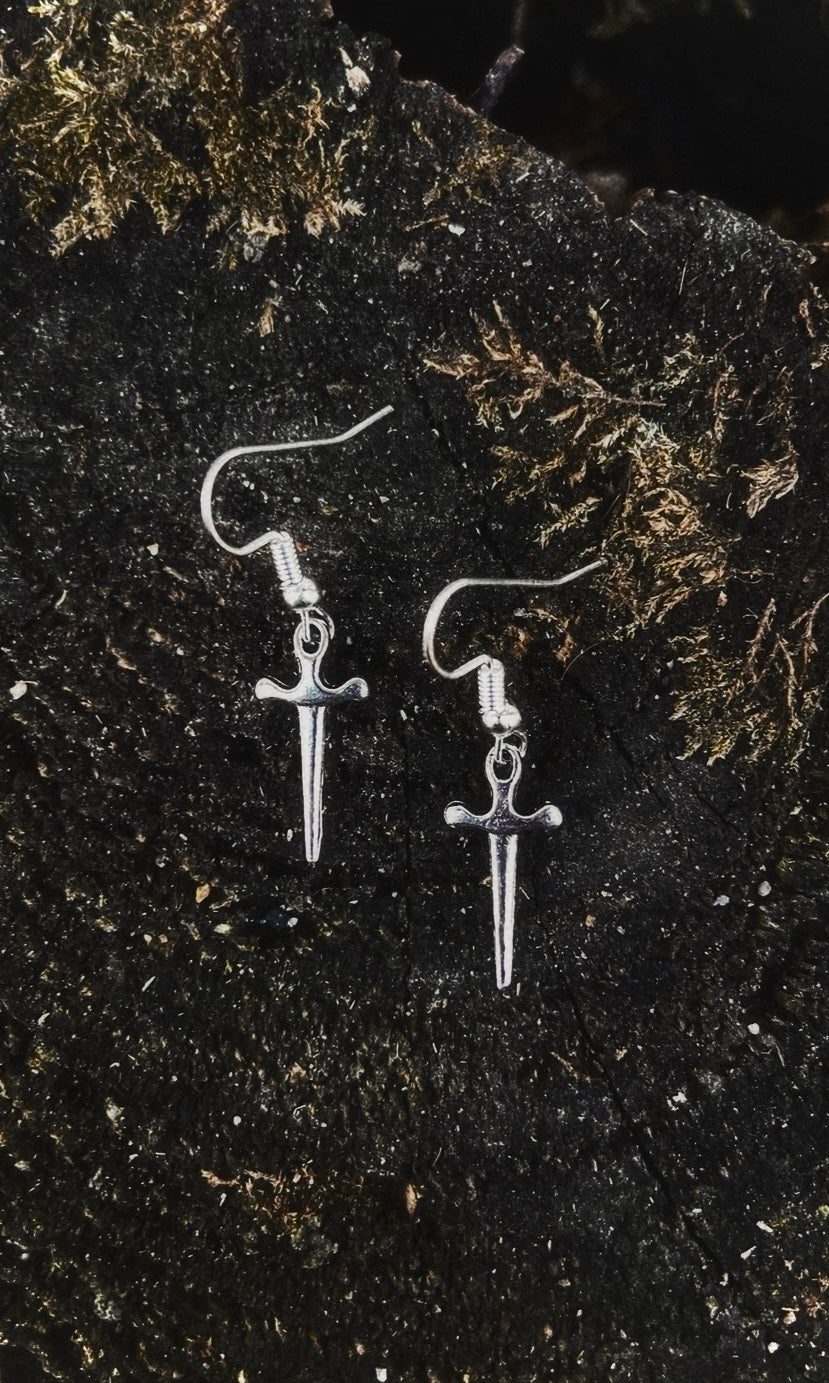 MINI SIMPLE DAGGER SWORD EARRINGS