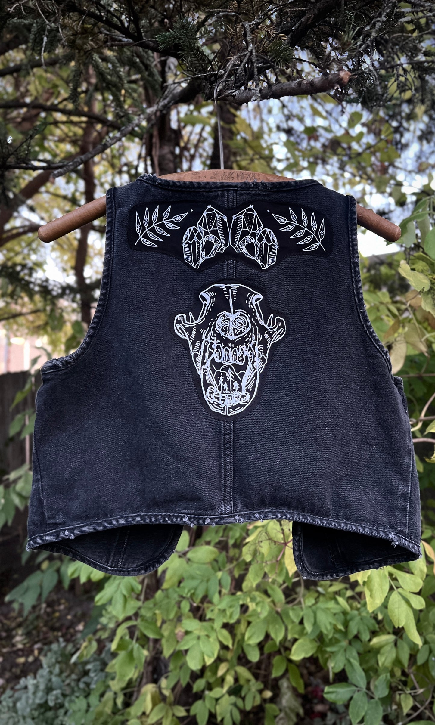 OOAK M FOREST SKULL GREY DISTRESSED VEST