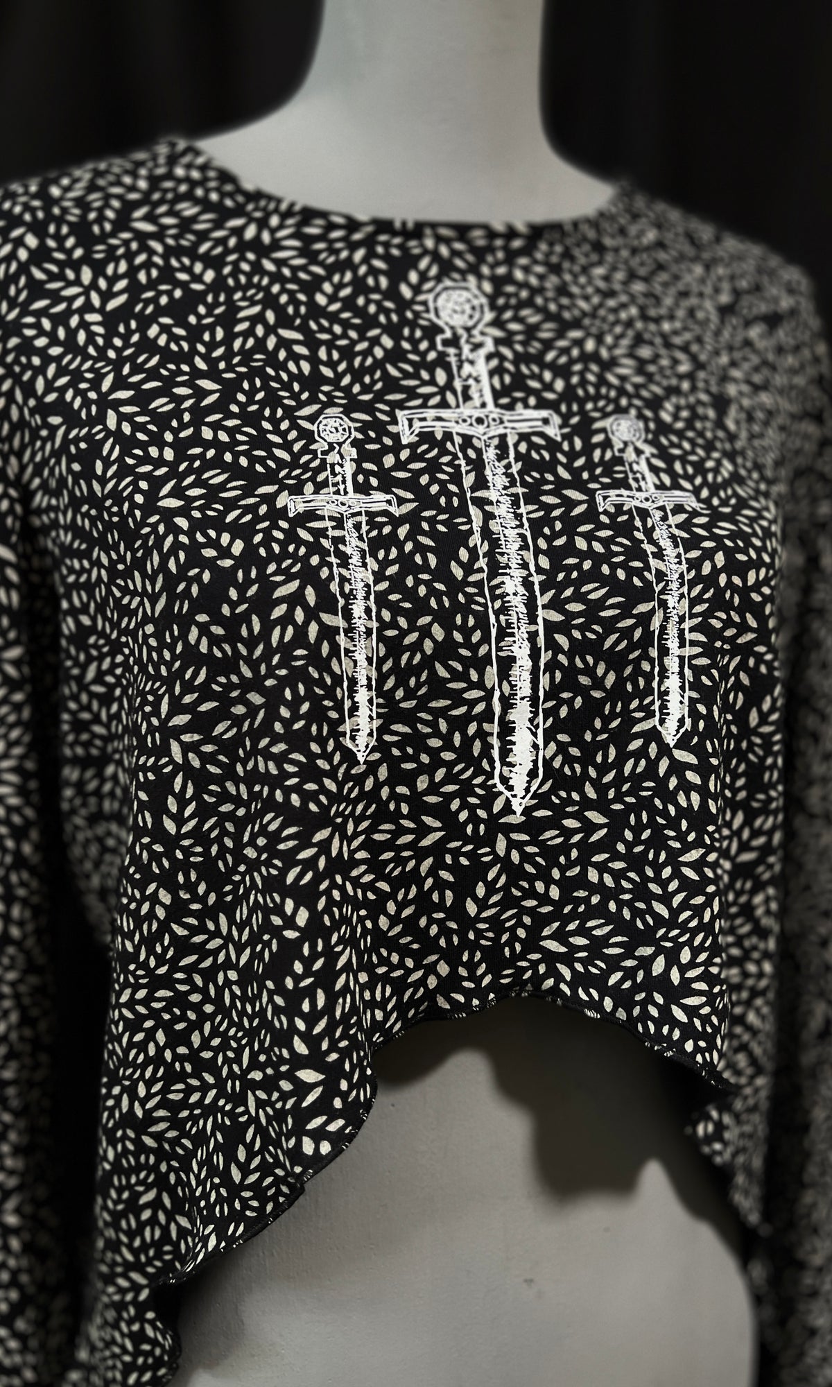 OOAK - XL - SWORDS LEAF PRINT LONGSLEEVE