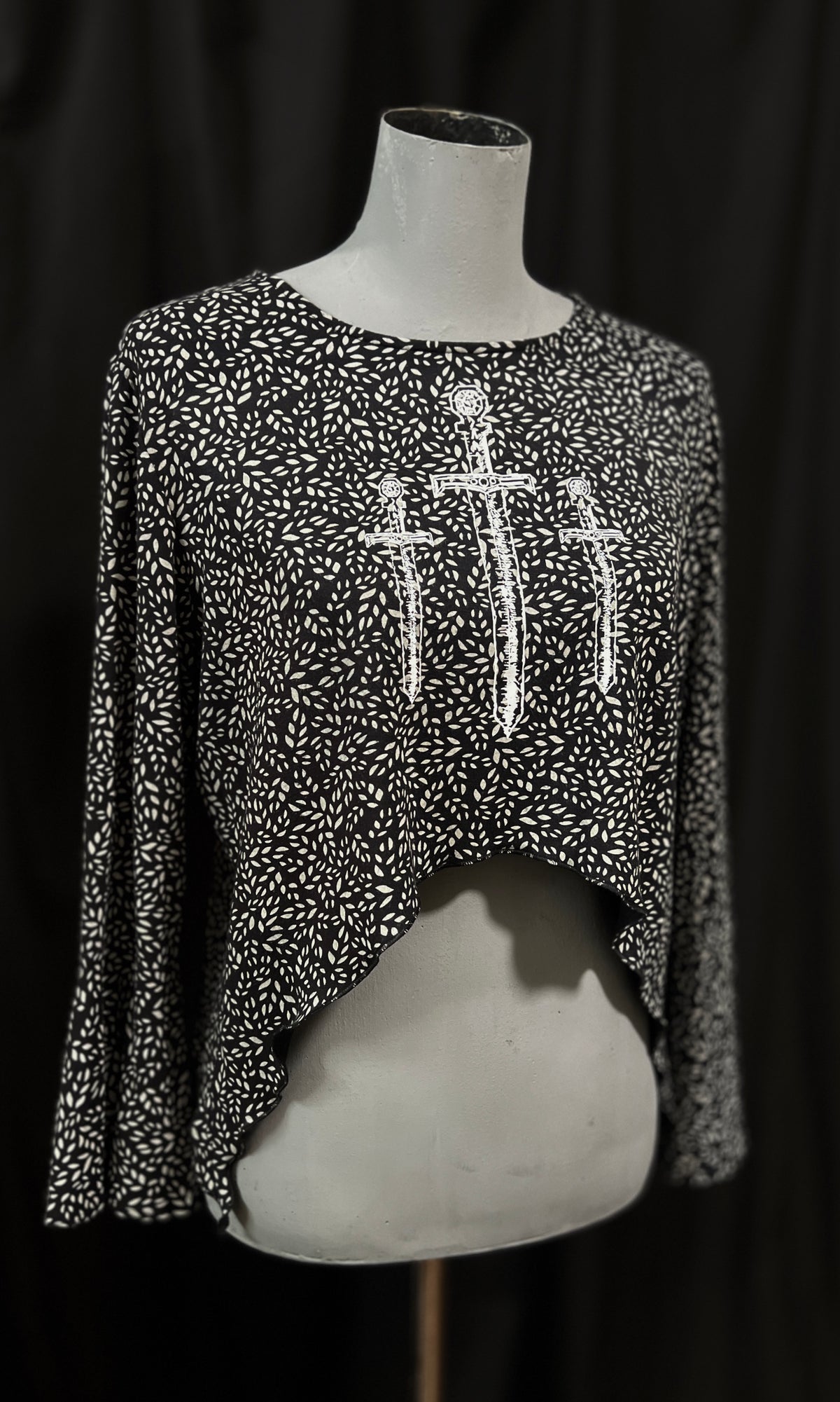 OOAK - XL - SWORDS LEAF PRINT LONGSLEEVE