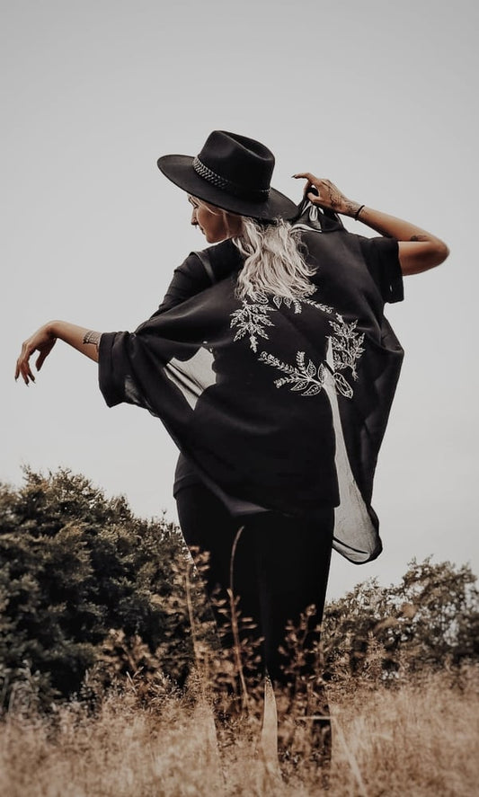 MTO THE HEDGEWITCH KIMONO