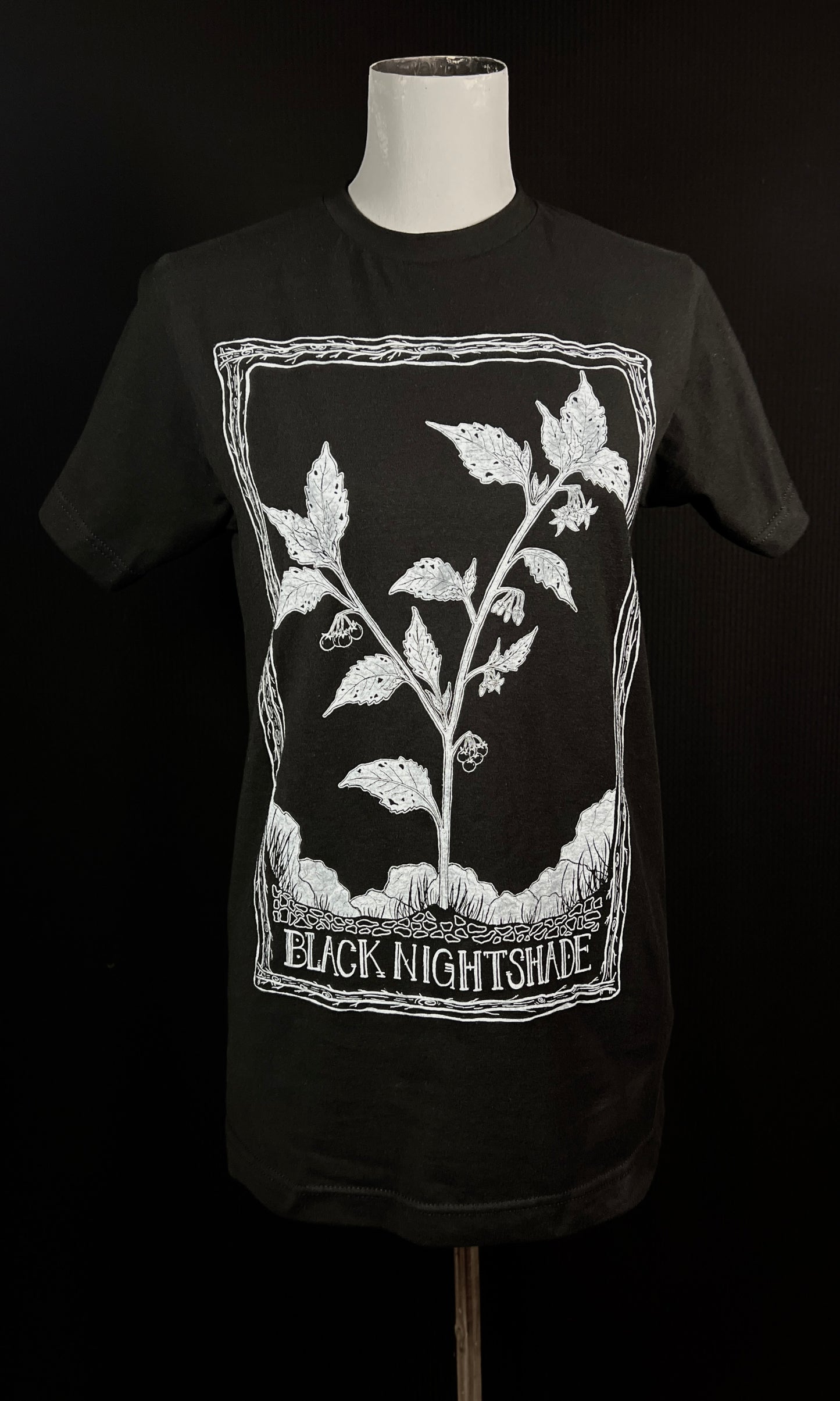 SOVRIN X FORAGERCHEF BLACK NIGHTSHADE MENS TEE