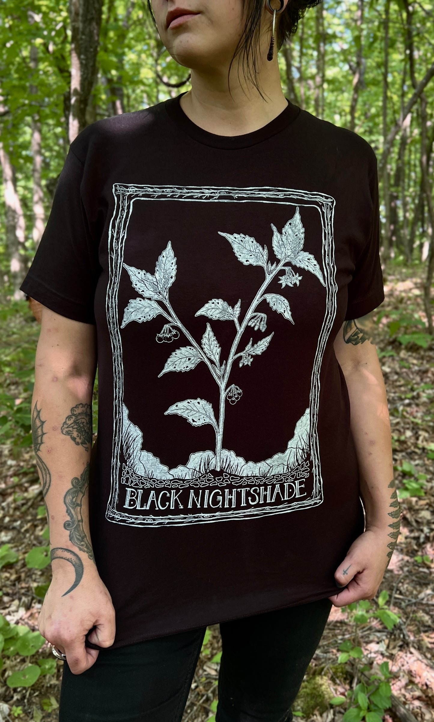 SOVRIN X FORAGERCHEF BLACK NIGHTSHADE MENS TEE