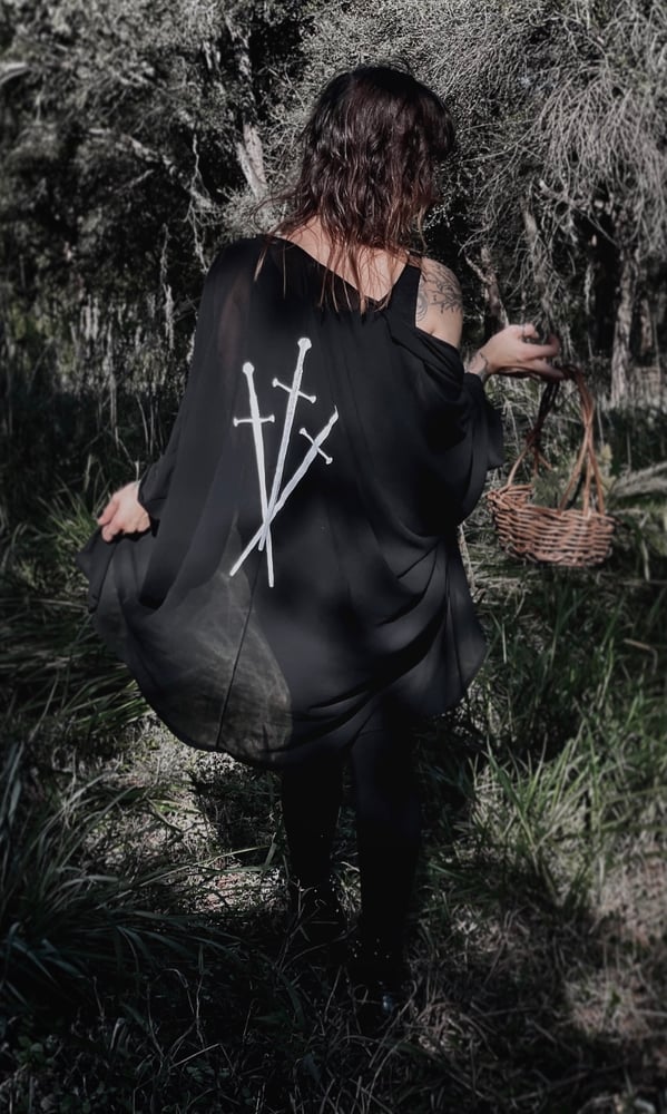MTO THREE OF SWORDS KIMONO