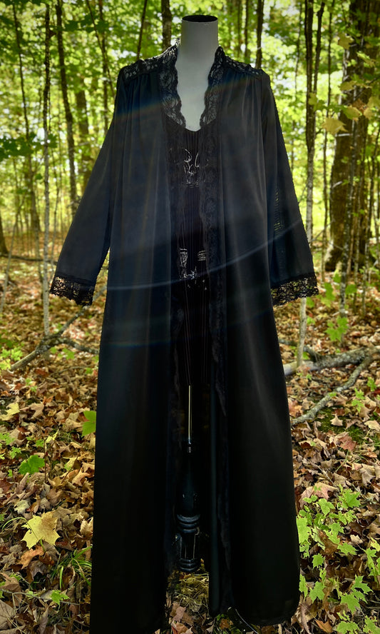OOAK XXL FAIRY RING VINTAGE LACE ROBE