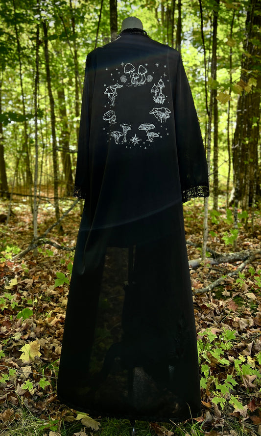 OOAK XXL FAIRY RING VINTAGE LACE ROBE