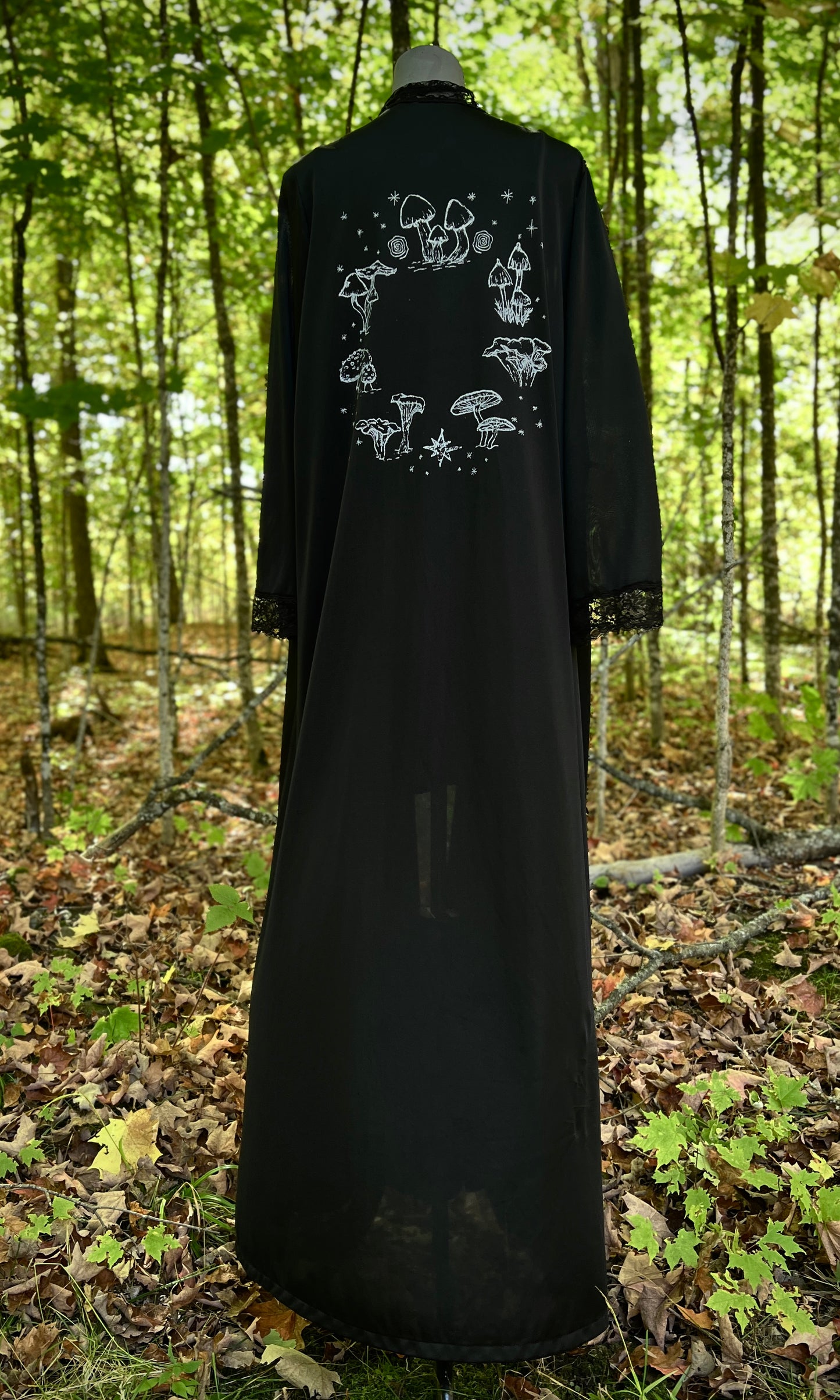 OOAK XXL FAIRY RING VINTAGE LACE ROBE